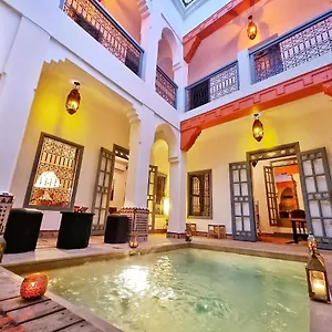 Riad Dar Silsila ****